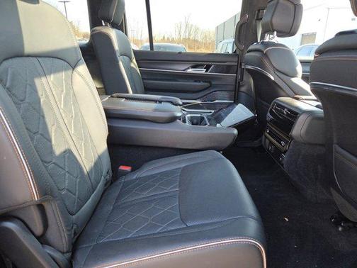 2024 Jeep Grand Wagoneer L Series III Obsidian 4x4