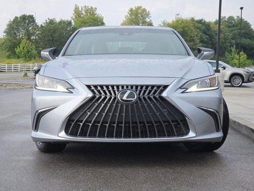 2025 Lexus ES 300h Base