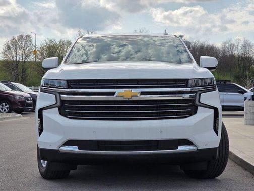 Summit White 2024 Chevrolet Suburban LT