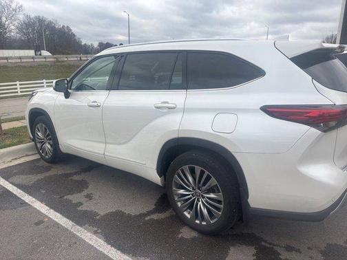 2021 Toyota Highlander Platinum