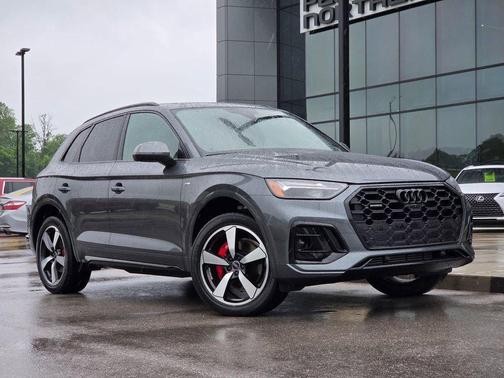 Daytona Gray Pearl Effect 2024 Audi Q5 45 S line Premium Plus