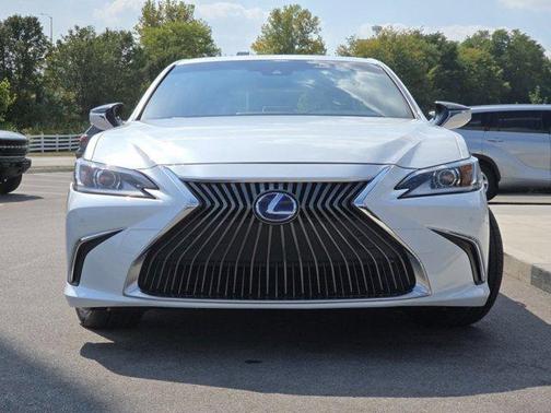 2019 Lexus ES 300h Luxury