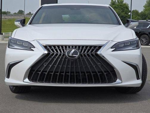 2024 Lexus ES 300h Ultra Luxury
