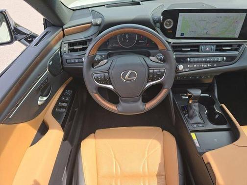 2024 Lexus ES 300h Ultra Luxury