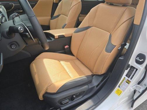 2024 Lexus ES 300h Ultra Luxury