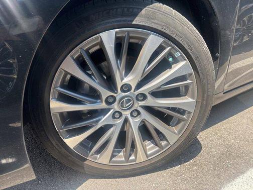 2021 Lexus ES 350 Base