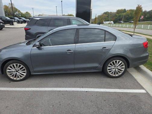 2015 Volkswagen Jetta Auto SE w/Connectivity/Navigation