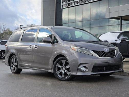 2016 Toyota Sienna SE