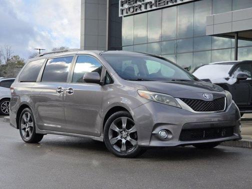 2016 Toyota Sienna SE