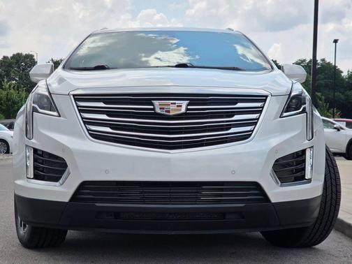 Crystal White Tricoat 2017 Cadillac XT5 Premium Luxury