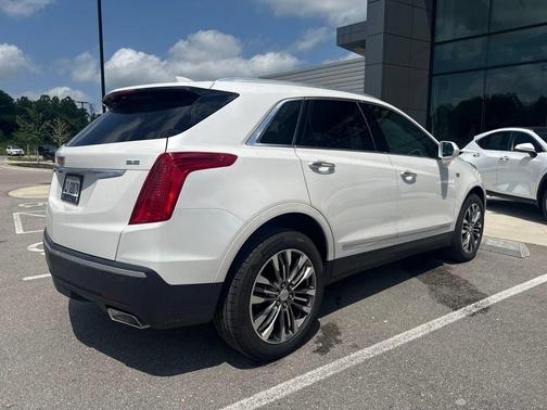 Crystal White Tricoat 2017 Cadillac XT5 Premium Luxury
