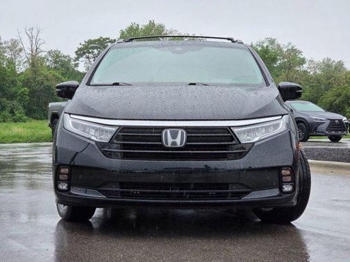 Crystal Black Pearl 2024 Honda Odyssey Elite