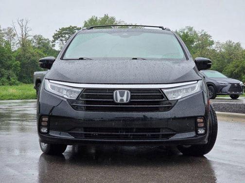 Crystal Black Pearl 2024 Honda Odyssey Elite