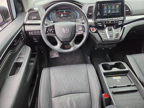 Crystal Black Pearl 2024 Honda Odyssey Elite