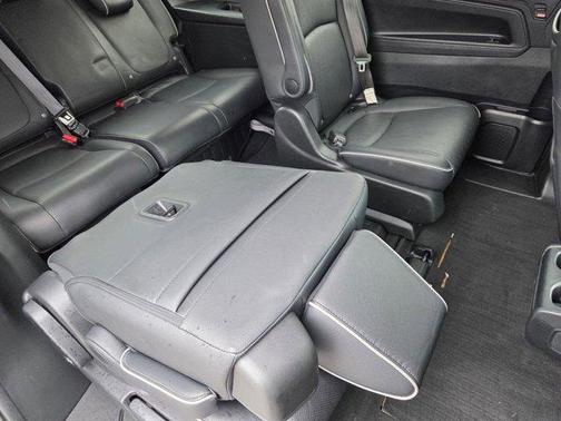 Crystal Black Pearl 2024 Honda Odyssey Elite