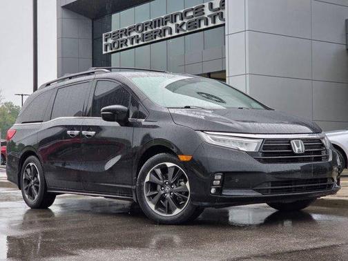 Crystal Black Pearl 2024 Honda Odyssey Elite