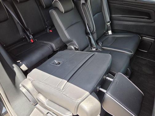 Crystal Black Pearl 2023 Honda Odyssey Elite