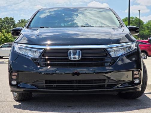 Crystal Black Pearl 2023 Honda Odyssey Elite