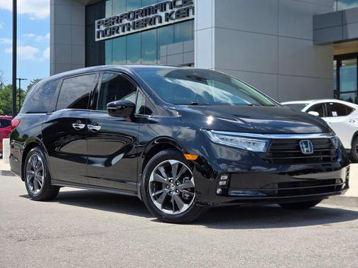 Crystal Black Pearl 2023 Honda Odyssey Elite