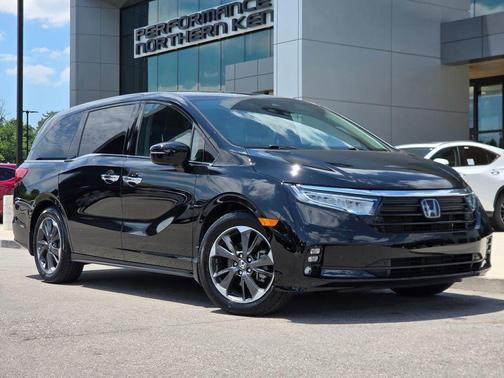 Crystal Black Pearl 2023 Honda Odyssey Elite