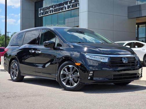 Crystal Black Pearl 2023 Honda Odyssey Elite