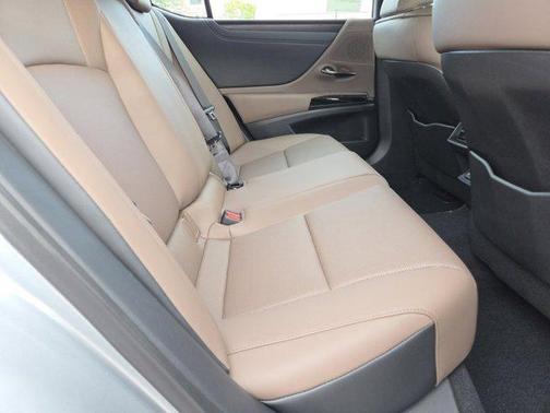 2025 Lexus ES 350 Base