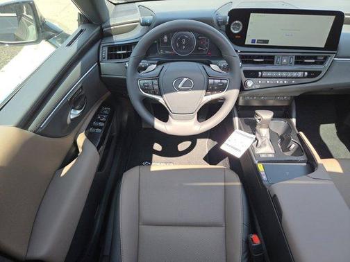 2025 Lexus ES 300h Base