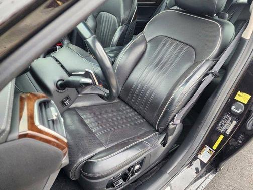 Victoria Black 2018 Genesis G90 5.0 Ultimate