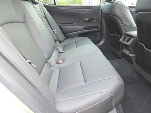 2023 Lexus ES 350 Base