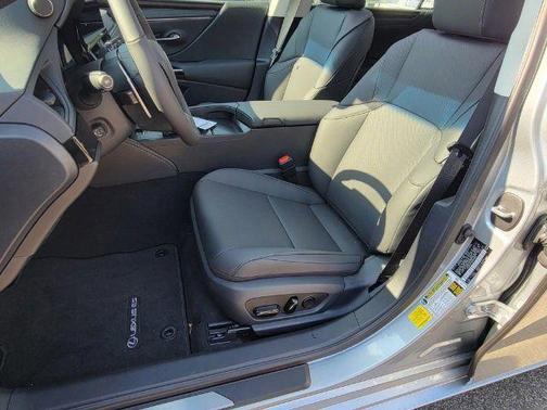 2024 Lexus ES 300h Base