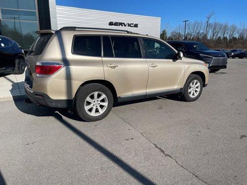 2012 Toyota Highlander SE