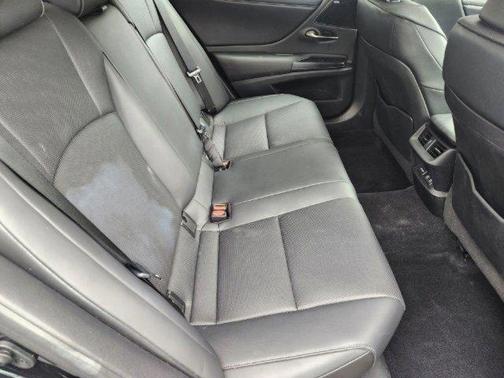 2021 Lexus ES 300h Base