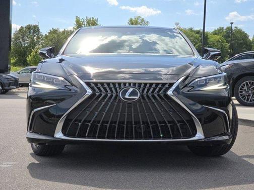 2025 Lexus ES 300h Ultra Luxury