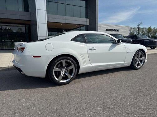Summit White 2010 Chevrolet Camaro 2SS