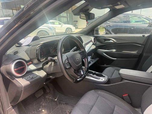 Mosaic Black Metallic 2024 Chevrolet Trax FWD 1RS
