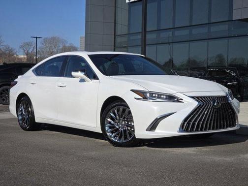 2025 Lexus ES 300h Ultra Luxury