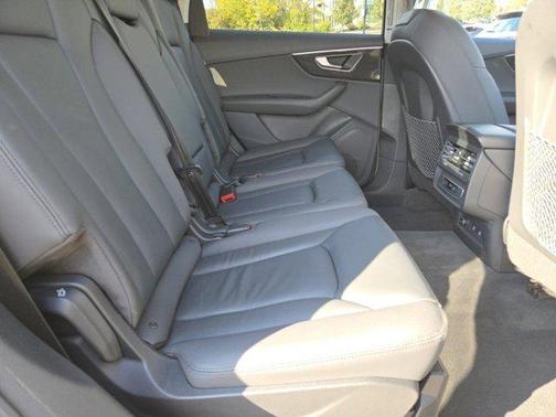 2022 Audi Q7 55 Premium