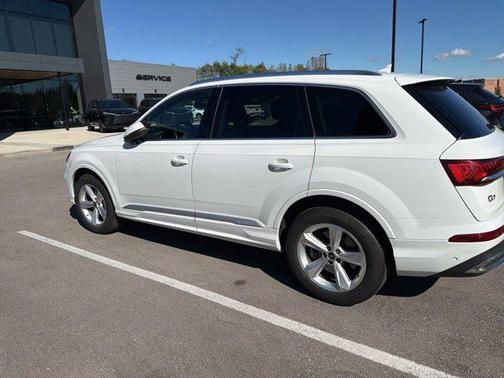 2022 Audi Q7 55 Premium