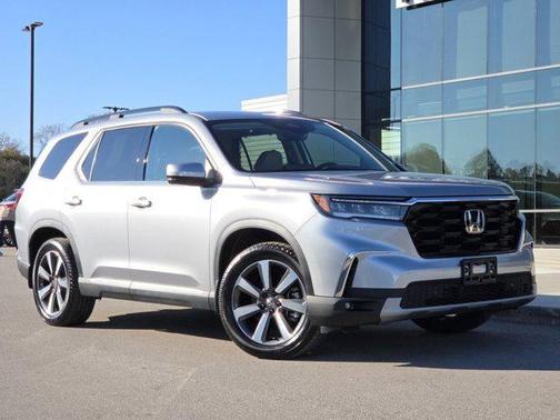 2025 Honda Pilot Touring 8-Passenger