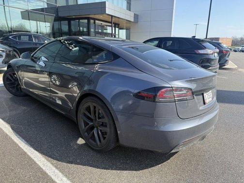 2022 Tesla Model S Base