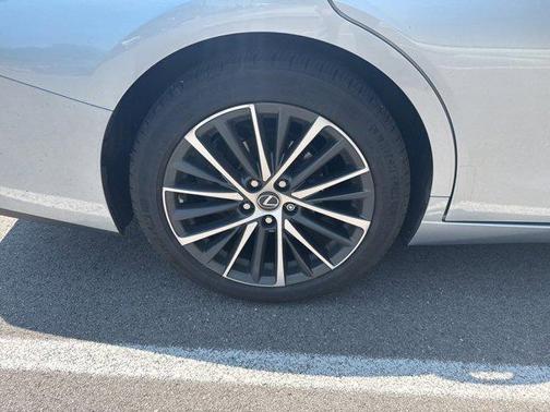 2022 Lexus ES 350 Base