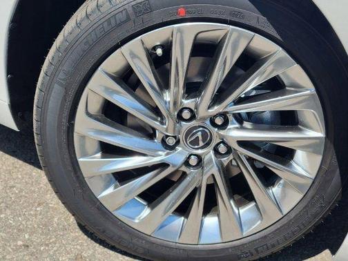 2023 Lexus ES 300h Luxury