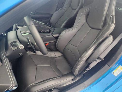 2025 Chevrolet Corvette Stingray w/1LT