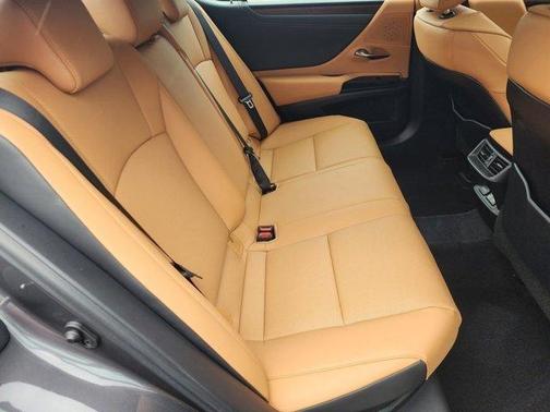 2024 Lexus ES 300h Base