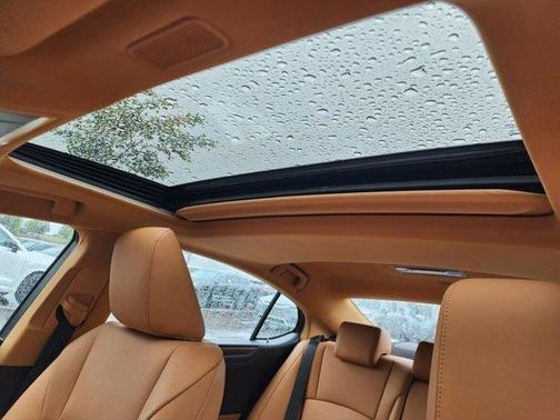 2024 Lexus ES 300h Base