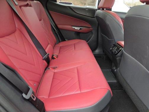 2026 Lexus NX 450h+ Luxury