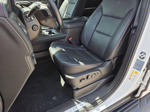 Summit White 2021 Chevrolet Suburban RST