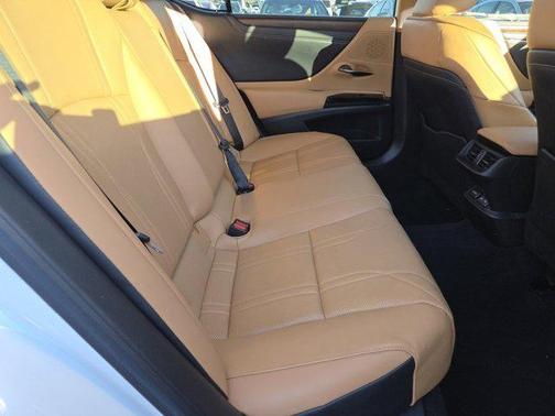 2023 Lexus ES 350 Luxury