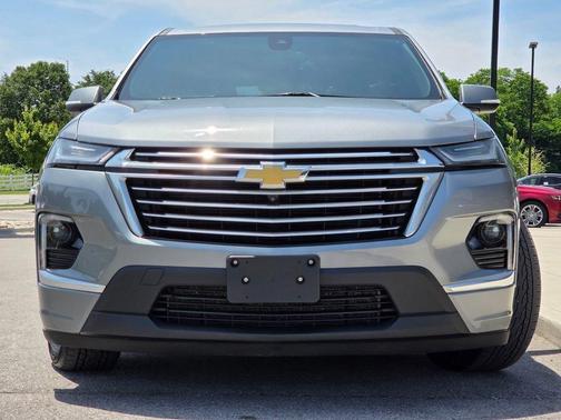Sterling Gray Metallic 2023 Chevrolet Traverse Premier