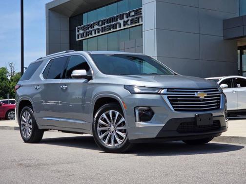 Sterling Gray Metallic 2023 Chevrolet Traverse Premier